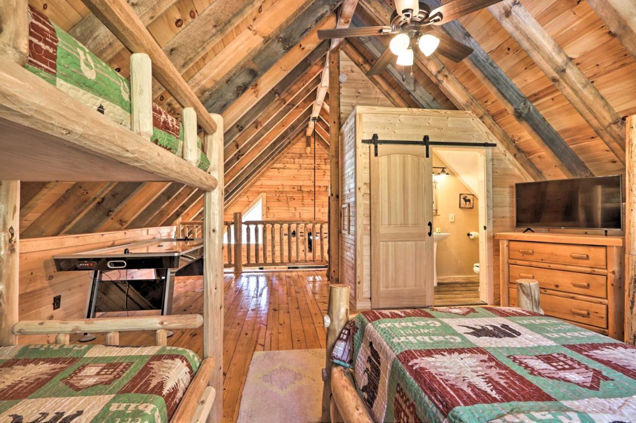 Gatlinburg Cabin With Loft And Game Room 1 Mi To Town Экстерьер фото