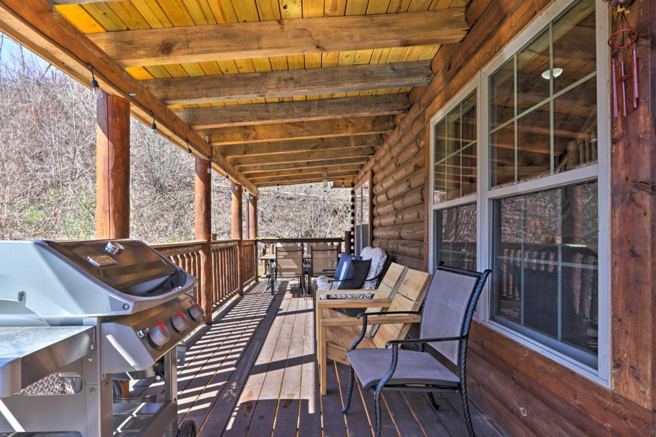 Gatlinburg Cabin With Loft And Game Room 1 Mi To Town Экстерьер фото