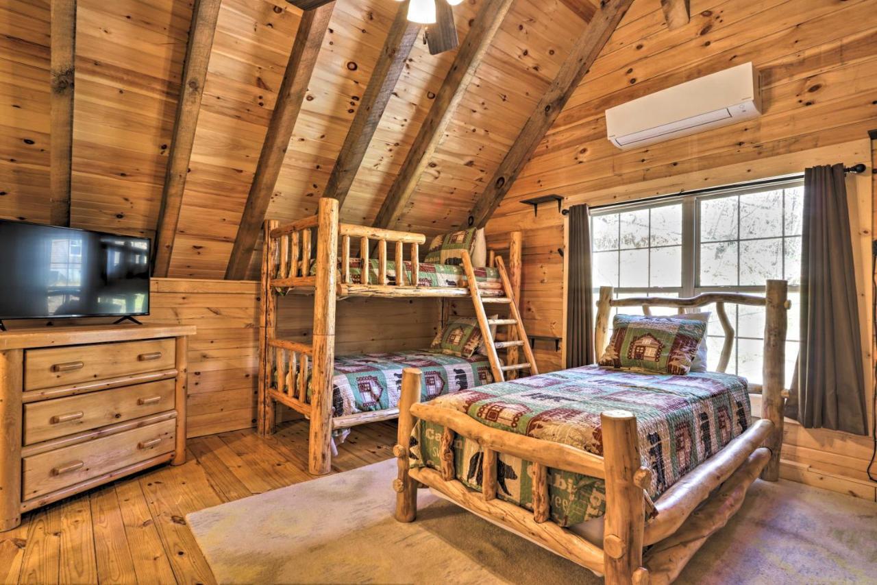 Gatlinburg Cabin With Loft And Game Room 1 Mi To Town Экстерьер фото