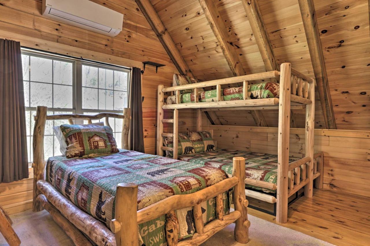Gatlinburg Cabin With Loft And Game Room 1 Mi To Town Экстерьер фото